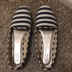 •NWOT Navy and White Striped Flats. Size: 8